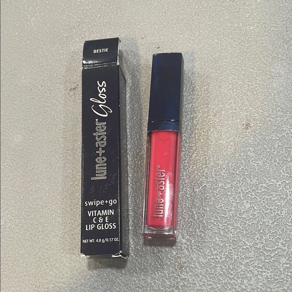 Other - Gloss in Vibrant Pink